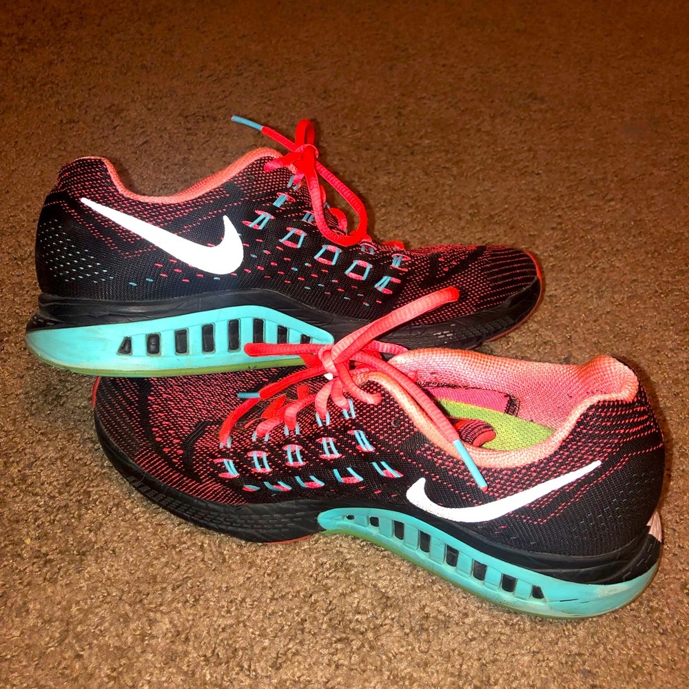 SOLD Women’s Nike Sneakers